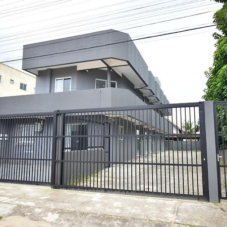 Residencial Melfi 2 Apartamento Com Piscina ボンビーニャス エクステリア 写真